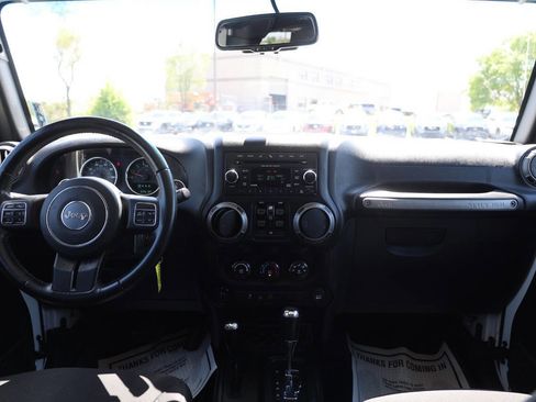 Used 2018 Jeep Wrangler Unlimited Sport S AWD/4WD image 13