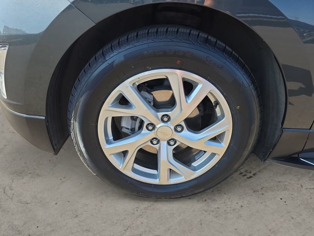 Used 2019 Chevrolet Equinox Premier w/ LPO, Hit The Road Package FWD image 9