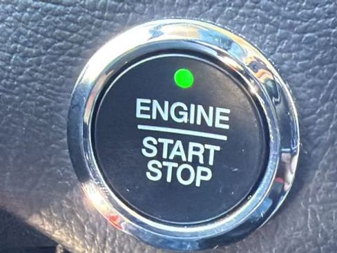 Used 2023 Ford Edge SEL image 17