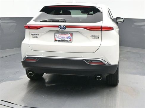 Used 2021 Toyota Venza Limited w/ Advanced Technology Package image 5