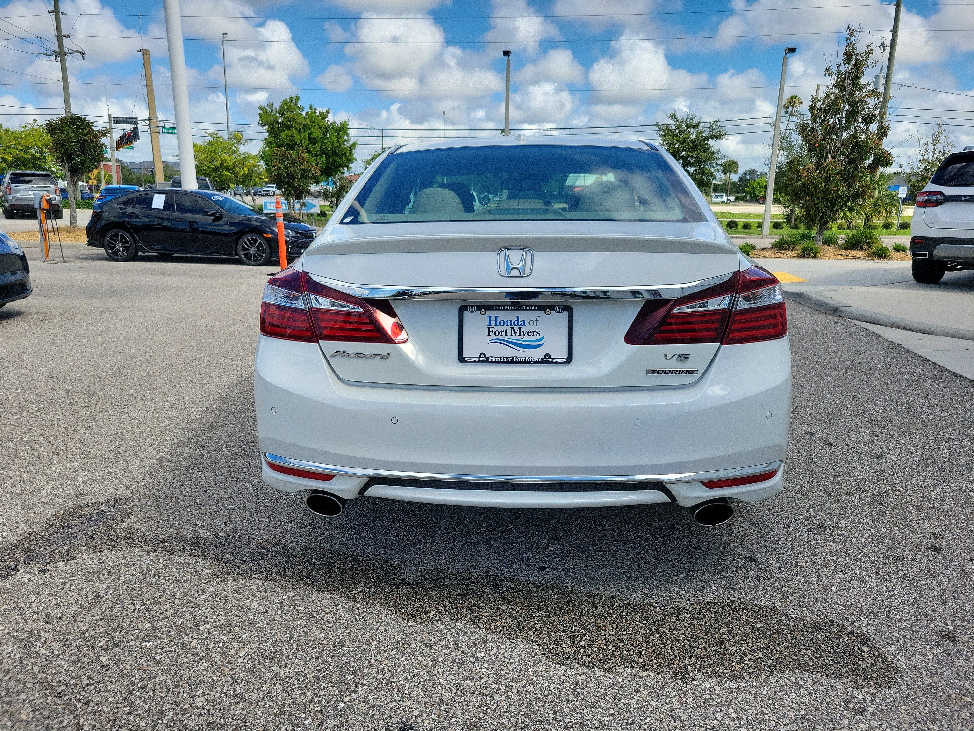Used 2016 Honda Accord Touring image 5