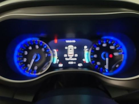 Used 2025 Chrysler Pacifica Select FWD image 29
