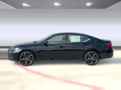New 2025 Nissan Altima 2.5 SR w/ SR Premium Package image 2