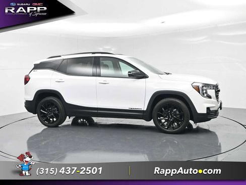 Used 2023 GMC Terrain SLT w/ Tech Package AWD/4WD image 5