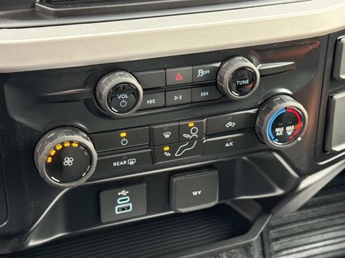 New 2026 Ford F550 4x4 Crew Cab image 15