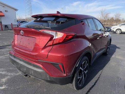 Used 2018 Toyota C-HR XLE image 7