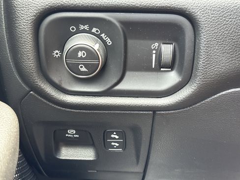 Certified 2023 RAM 1500 Big Horn image 33