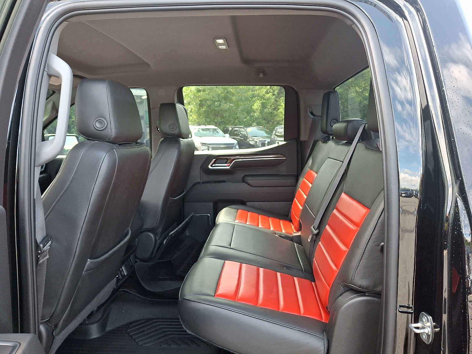 Used 2022 Chevrolet Silverado 1500 LT Trail Boss AWD/4WD image 10