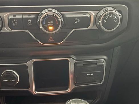 Used 2020 Jeep Wrangler Sport image 27