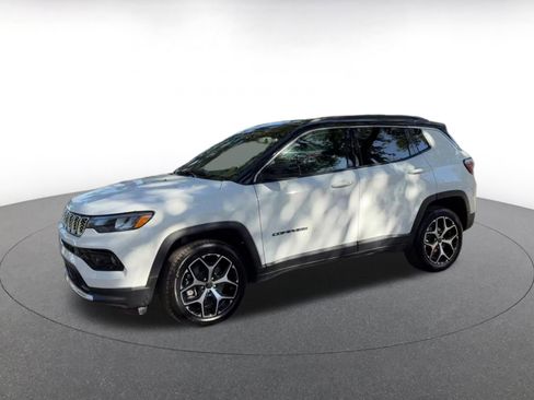 Used 2025 Jeep Compass Limited image 8