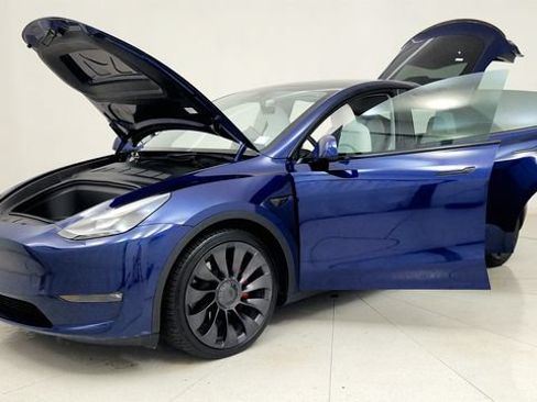Used 2023 Tesla Model Y Performance AWD/4WD image 15