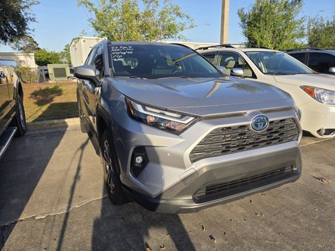 Used 2022 Toyota RAV4 XLE Premium AWD/4WD image 3