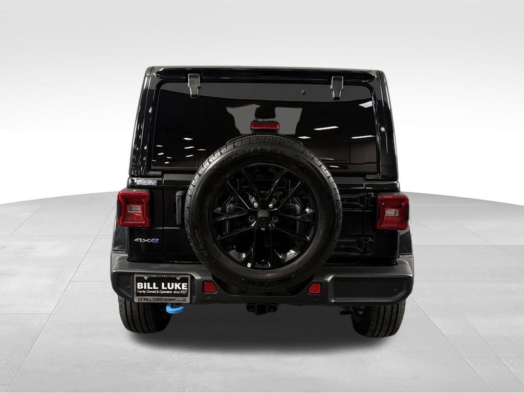 Used 2024 Jeep Wrangler Unlimited Sahara w/ Safety Group AWD/4WD image 9
