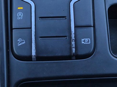 Certified 2023 Kia Sorento LX image 30