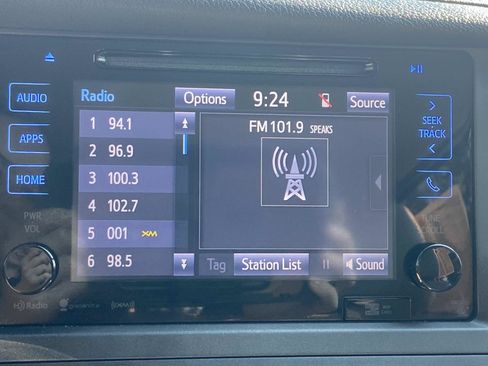 Used 2017 Toyota Sienna XLE w/ XLE Navigation Package FWD image 32