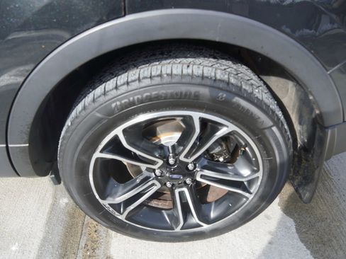 Used 2014 Ford Explorer Sport w/ Equipment Group 401A image 27