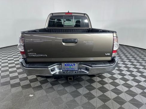 Used 2015 Toyota Tacoma 4x4 Access Cab V6 w/ TRD Off-Road Package image 6
