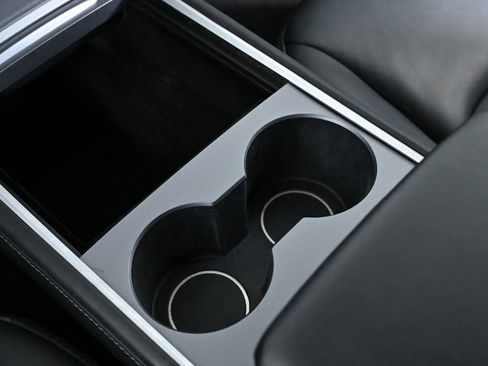 Used 2021 Tesla Model 3 Standard Range Plus image 17