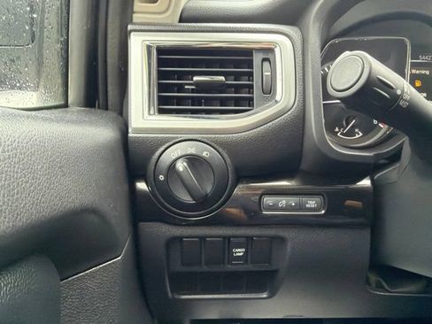 Used 2017 Nissan Titan 4x4 Crew Cab image 18