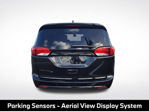 Used 2019 Chrysler Pacifica Touring-L Plus w/ Advanced Safetytec Group FWD image 9