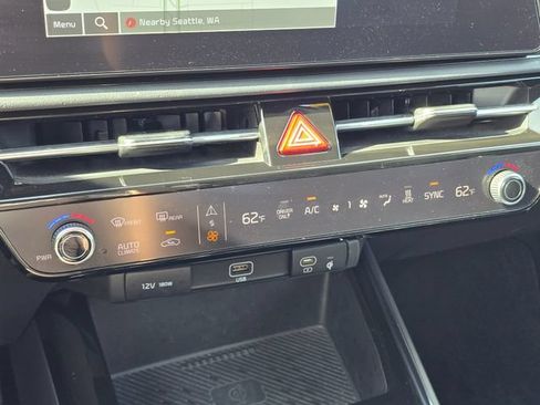 Certified 2024 Kia Niro Wind w/ Wind Preserve Package FWD image 31