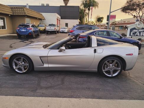 Used 2005 Chevrolet Corvette Coupe w/ Preferred Equipment Group RWD image 5