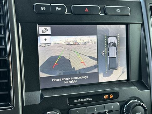 Used 2019 Ford F250 XLT w/ XLT Premium Package image 18