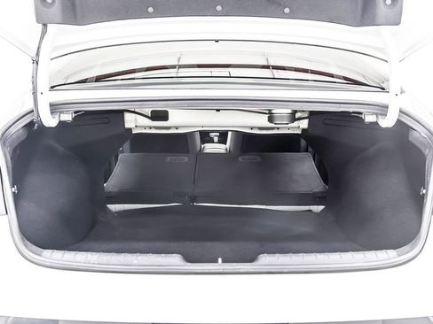 Used 2025 Hyundai Elantra Limited image 36