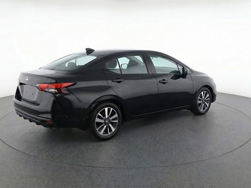 Used 2025 Nissan Versa SV image 9