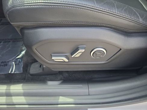 Used 2025 Hyundai Santa Fe Limited FWD image 12