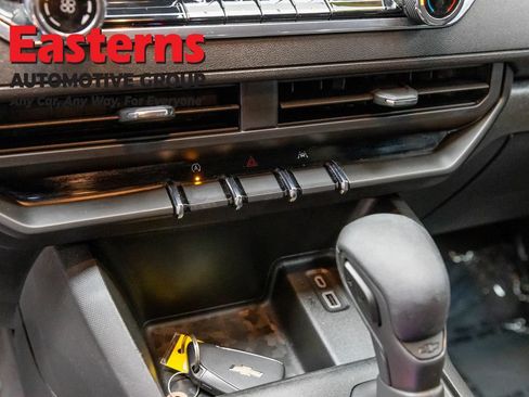 Used 2023 Chevrolet Colorado W/T RWD image 20