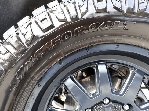 Used 2022 Chevrolet Silverado 2500 LTZ w/ LTZ Plus Package image 38