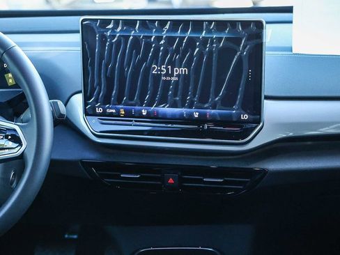 New 2025 Volkswagen ID.4 Pro S image 19