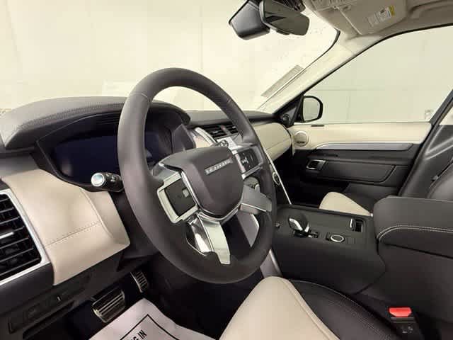 New 2026 Land Rover Discovery Limited Edition AWD/4WD image 16