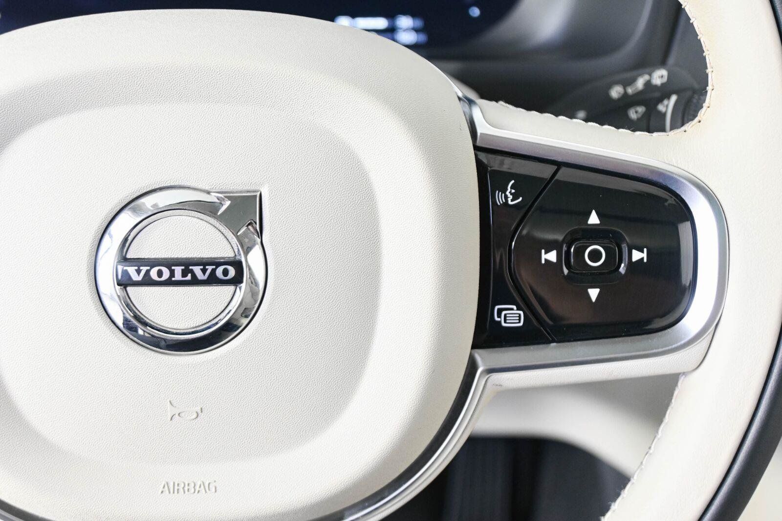 Certified 2025 Volvo XC90 T8 Ultra w/ Protection Package Premier AWD/4WD image 11