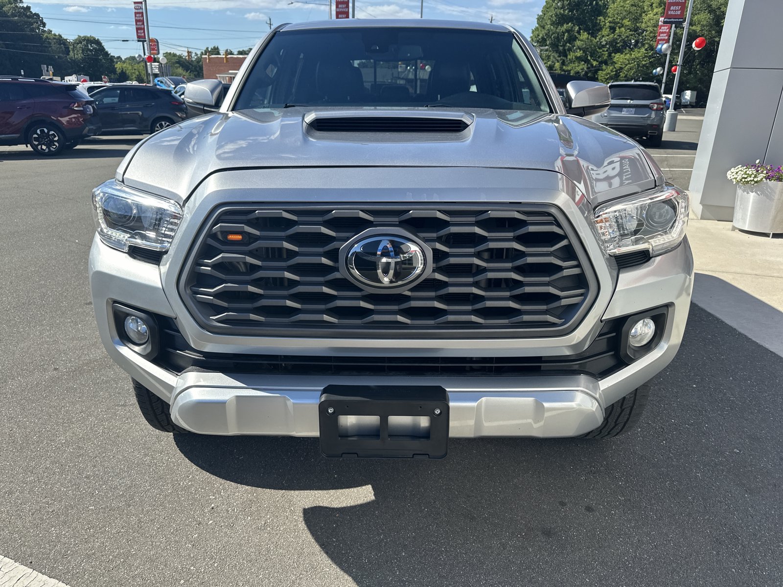 Used 2021 Toyota Tacoma TRD Sport AWD/4WD image 3