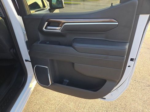 Used 2022 Chevrolet Silverado 1500 LT AWD/4WD image 10