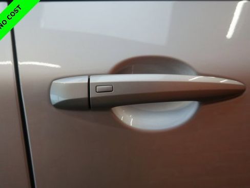 Used 2022 Nissan Rogue SV w/ SV Premium Package image 88