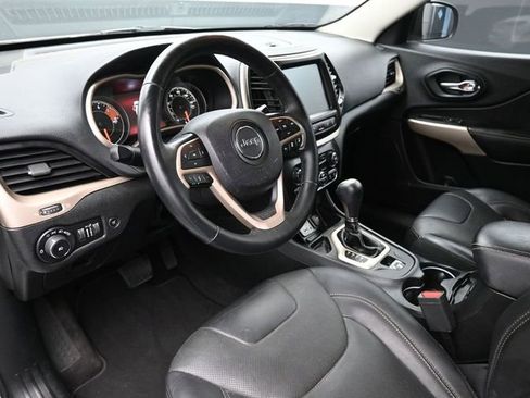 Used 2018 Jeep Cherokee Limited w/ Technology Group image 18