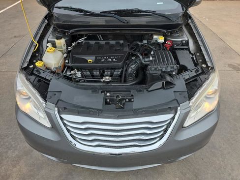 Used 2013 Chrysler 200 Touring FWD image 23