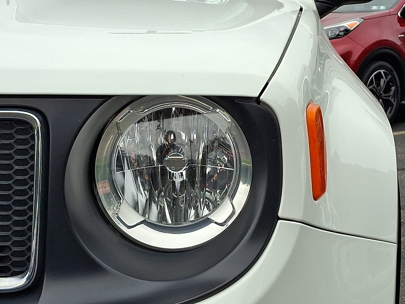Certified 2018 Jeep Renegade Latitude AWD/4WD image 9