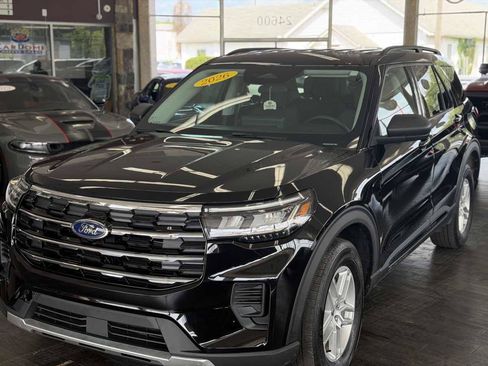Used 2026 Ford Explorer Active AWD/4WD image 13