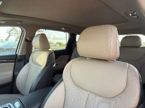 Used 2023 Hyundai Santa Fe SEL w/ Premium Package image 22