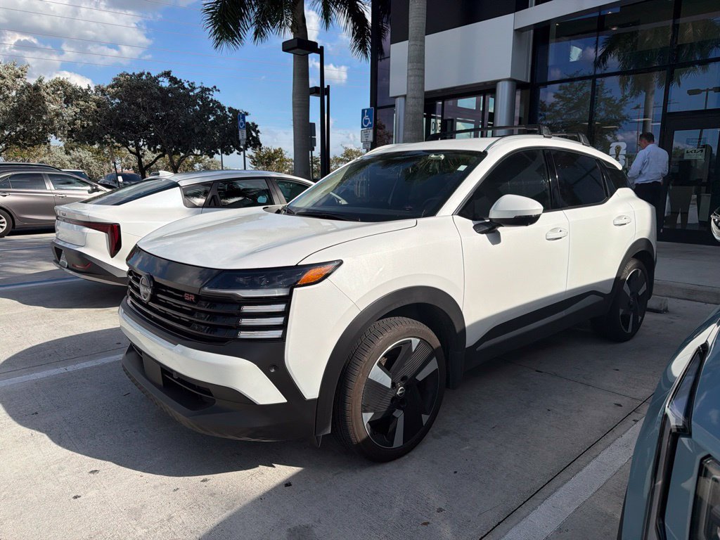 Used 2025 Nissan Kicks SR FWD image 1
