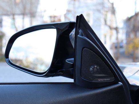 Used 2015 BMW M4 Convertible image 23