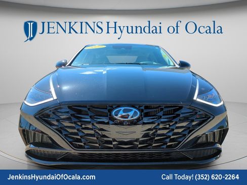Used 2022 Hyundai Sonata Limited w/ Preferred Accessory Package FWD image 8