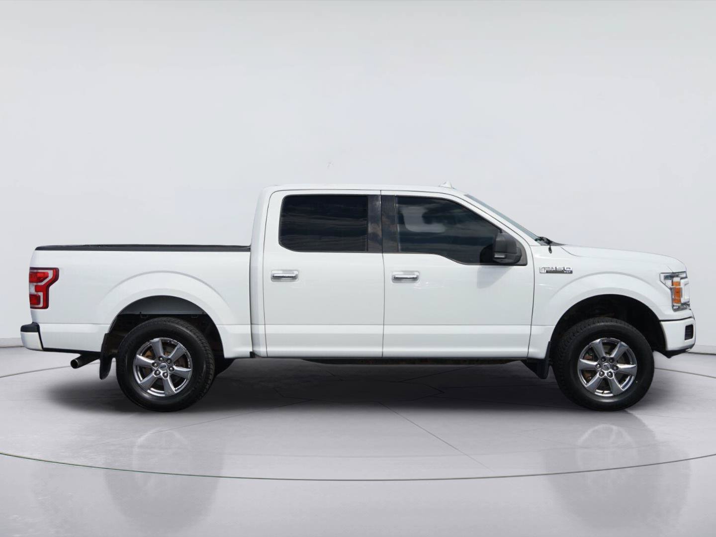 Certified 2018 Ford F150 XLT w/ Equipment Group 302A Luxury AWD/4WD image 5