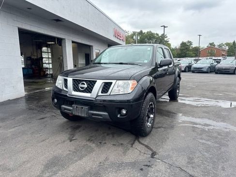 Used 2017 Nissan Frontier PRO-4X AWD/4WD image 5