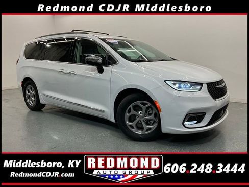 Used 2023 Chrysler Pacifica Limited FWD image 1