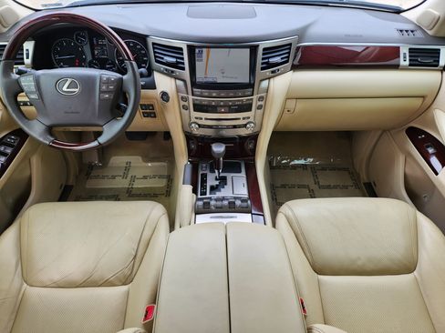 Used 2014 Lexus LX 570 4WD image 35